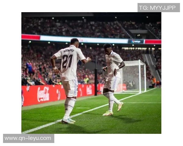 拉菲尼亚在社交媒体上向阿尔巴致敬感慨曾共战球场的荣耀时刻