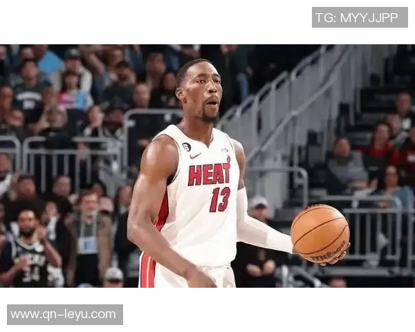 哈克斯称赞阿德巴约复出助球队稳定阵脚感到非常开心